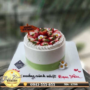Bánh hoa quả dâu tây xịn xò