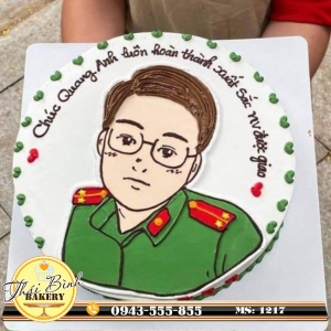 Bánh kem vẽ chú công an-bộ đội tặng bạn Quang Anh
