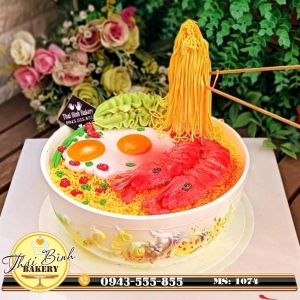 Bánh kem tạo hình bát mì tôm đặc biệt, sang trọng tặng gia đình