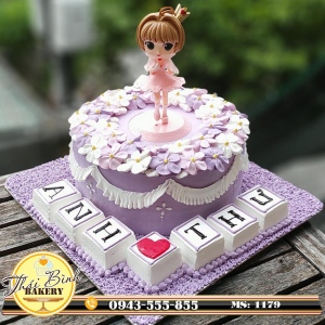 Bánh kem sakuro múa trong vườn hoa tông tím tặng bé Anh Thư