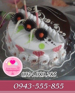 Bánh kem nghệ thuật nửa trắng đen