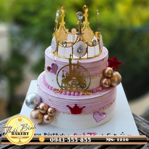 Bánh kem 2 tầng vương miện lâu đài cắm bóng tặng con Anh Thư 6 Tuổi