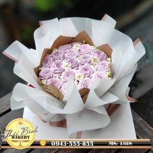 Bánh kem tạo hình bó hoa hồng tím sang trọng