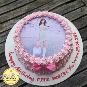 Bánh kem in ảnh bạn dễ thương tặng bạn