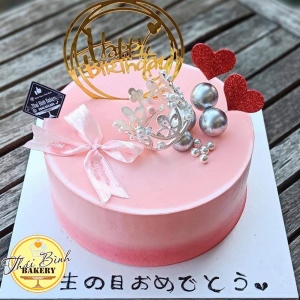 bánh kem vương miện đá trắng sang chảnh