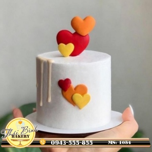 Bánh cắm tim vàng, cam, đỏ tặng bạn